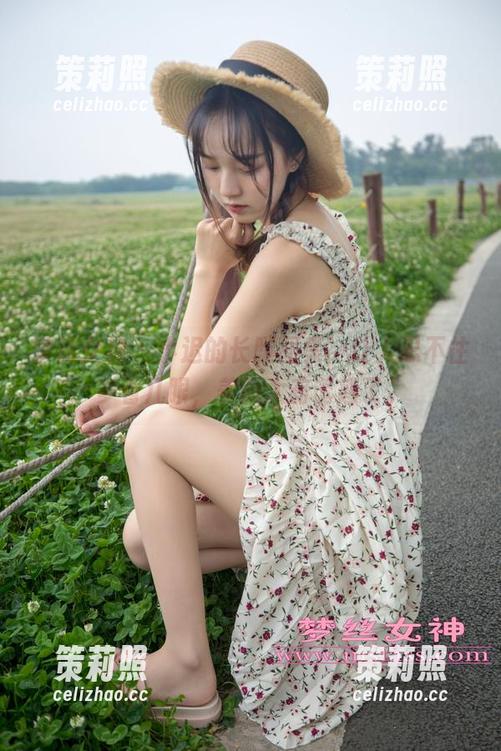 梦丝女神 - 小迟的长腿图集，让人忍不住多看几眼，美图太有诱惑了。