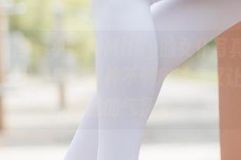 森萝财团 – 小奶糕Milky的女仆写真——免费送出，感受那种不明所以但又让人想靠近的气氛。