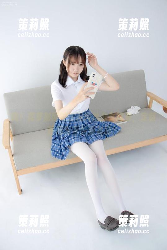 嗨！森萝财团的校服肉丝少女图集，定制校园青春的新秘籍！