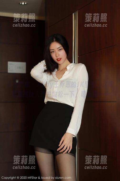 模范学院 - Abby王乔恩的JK壁纸，这背景忽然让人想去放松一下，嗯嗯嗯……