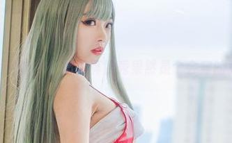 看这黑色套图，清颜真德秀果然是个会穿的女神。