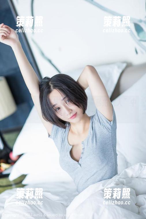 爱蜜社 - 谁能抗拒温心怡“私拍双人”中的那份亲密感？