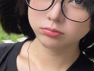 眼酱大魔王w的水手服时刻，图库下载让你跟上潮流！