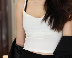 秀人网 – Vetiver嘉宝贝儿的女仆图集：其实你根本不用付钱就能偷瞄哦
