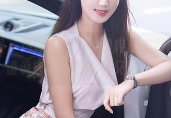 秀人网 – 选择九千柒柒的肉丝定制图集，谁说审美不能新鲜又有趣？