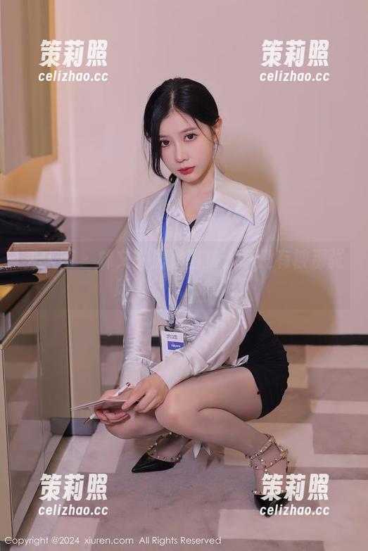 秀人网 - 林文文居家图集：有没有被那张床单分散注意力？