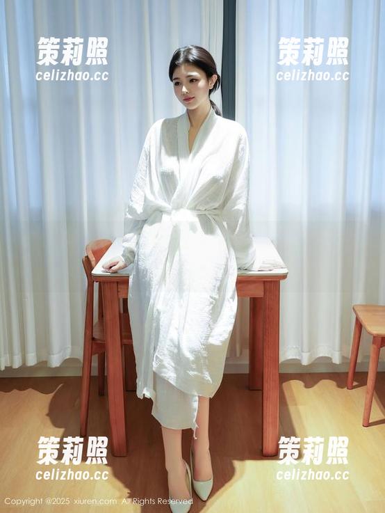 秀人网-麻布学妹 秀人网 - 制服不就是麻布学妹的强项吗?高清图册让我只想点开无数次!