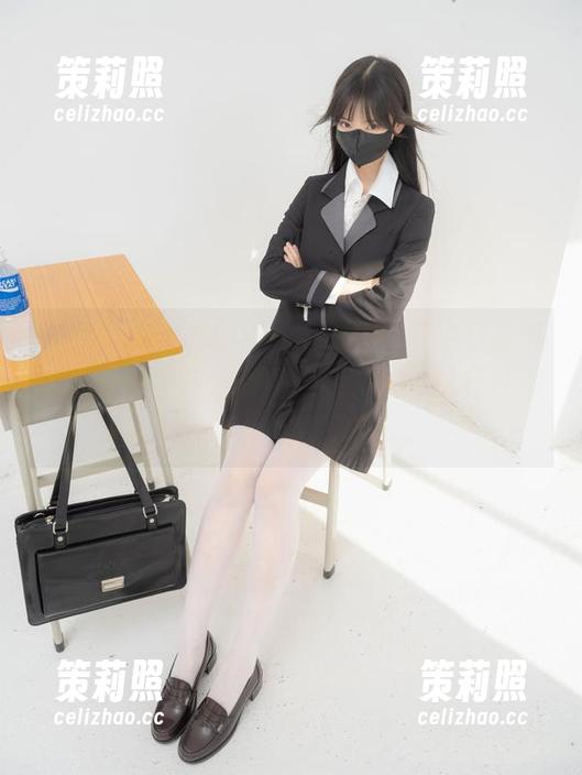 紧急企划 - 樱樱樱可，你的全套牛仔裤照片，让我不自觉想要自我反省，这是什么诱惑？