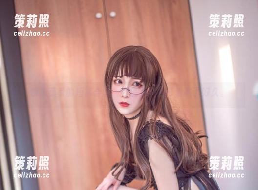 翎柒菜菜的短裤合集，你信不信我盯着瞧了好久。