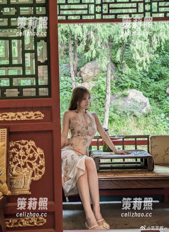 浴缸里的芊芊酱w，把无圣光的原图拍成了一幅画，我是信了。