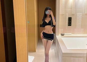 微密圈 – 暧昧的流线：葛征蝙蝠皮服私拍的另一面