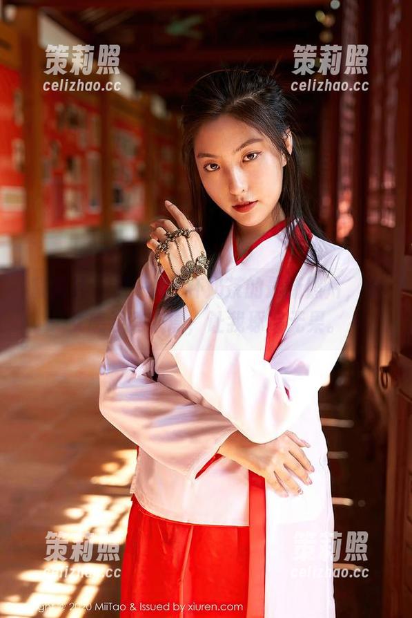 蜜桃社 - 又一组E杯奶茶的最新照片，少女感及其浓厚，让我琢磨无果。