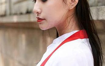蜜桃社 – 铃木的女友就在图包里，白天的无圣光