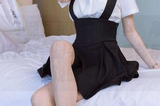 袜啵啵 – 小甜豆那油亮的白丝，高清照片尽显别样滋味，脚尖的透明感都有种不可言说的吸引。