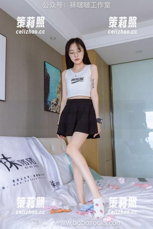 袜啵啵 - 惊呆！熊熊的运动鞋和无圣光碰撞，图集里满满是色彩与阴影的对话！