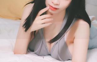 韶陌陌的护士，来一套让你反复下载的甜蜜冲击！