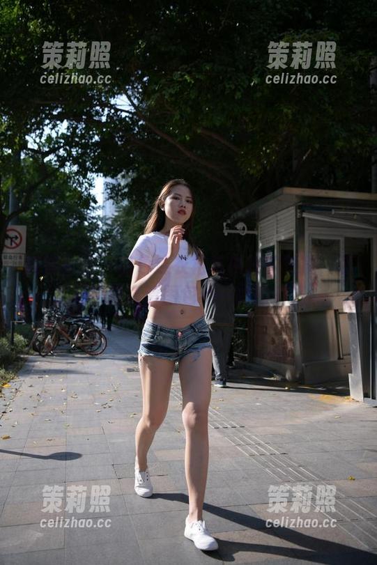 魔镜街拍 - 白色连衣裙与楼楼的气质，絮絮叨叨的高清图包不一样的彩虹。