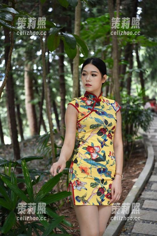 魔镜街拍的再次出击：芝芝街拍摄影，白色裙装合集，完全看不够呀！